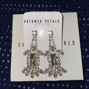 UNTAMED PETALS ティアラ シルバー